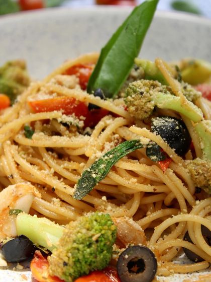 Our Farmer's Style Spaghetti is a weekend special you don't want to miss. Perfectly cooked spaghetti is tossed with garlic, chili, and fresh vegetables for a simple yet satisfying meal.