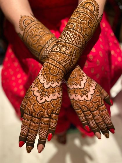 Detailed Back of Hand Designs photo 13