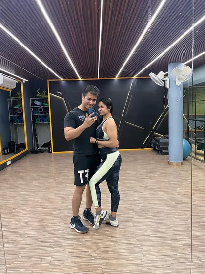 Another gym selfie with my husband. Having a partner who shares your passion for fitness makes the journey so much more enjoyable.