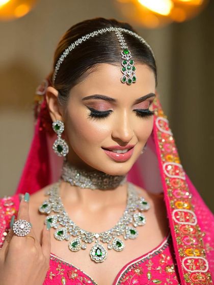 Modern & Pastel Bridal Looks photo 35