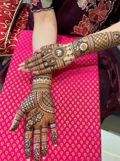 A full view of this intricate design. The back of the hand features a different pattern, giving a complete and varied look.