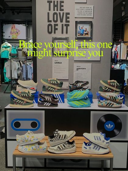 A look at the full display of custom sneakers I created for the Adidas event in Pune. The collection features a range of styles and colors, showcasing the creative possibilities of live sneaker art.