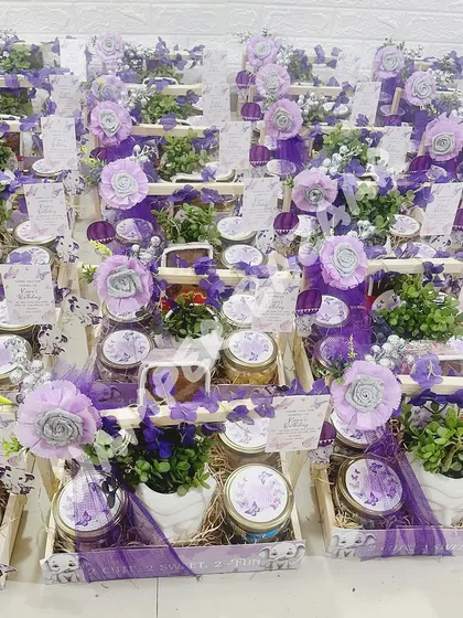 A sea of lavender! We loved creating this large batch of beautiful purple-themed hampers.