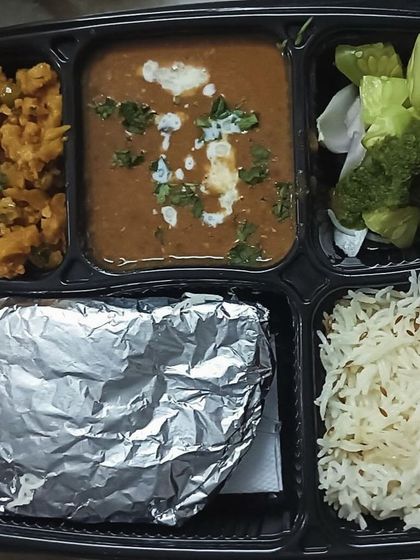 A unique and delicious thali with dal makhni and keema gobhi (spiced minced cauliflower). A great way to enjoy cauliflower in a different style.
