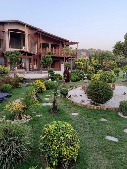 Whispering Gardens - Landscape & Garden Design Sprawling Farmhouse & Villa Estates photo 13