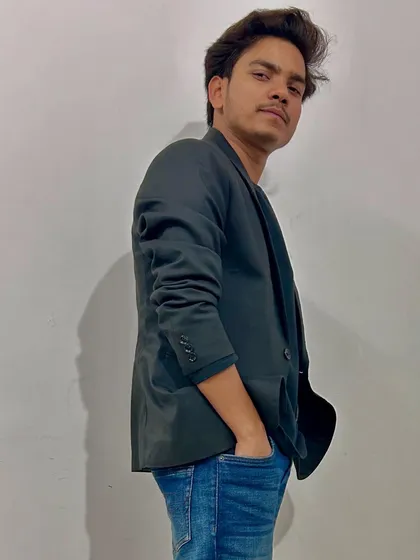 My style is a part of my story. It's not just about the clothes; it's about the attitude and confidence I carry with me, whether I'm on stage or just living my life. This is the artist, ready to perform, ready to connect.