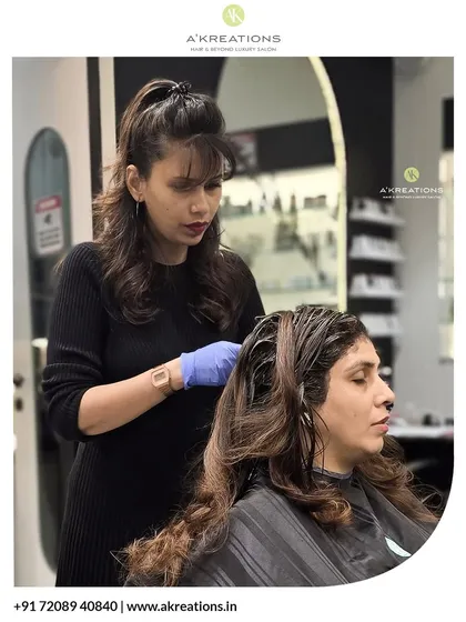 An expert at work. I believe in a luxury experience where every step of your hair treatment is handled with care and precision.