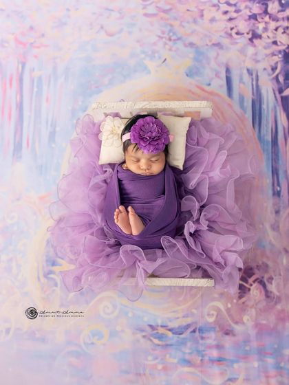 Newborn Artistry: Tiny Toes & Dreamy Poses photo 12