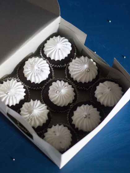 Faraway Feast - Gourmet Cupcakes & Arrangements Custom Themed Treats photo 4