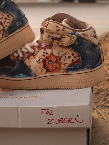 Wanna play? I love getting into the details, and this Chucky-themed project was a dream. I painted these Nike AF1 Mids with inspiration from his outfit, signature knife, and plenty of stitches and blood stains.