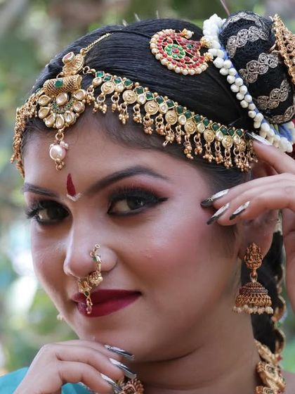 Traditional Bridal Looks photo 49