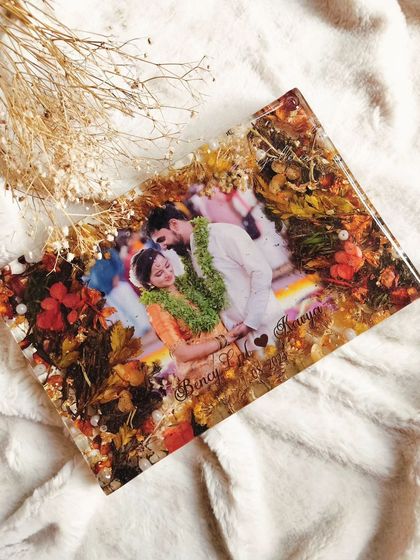 Vinys Galleria - Custom Resin Home Decor Resin Clocks, Lamps & Blocks photo 29