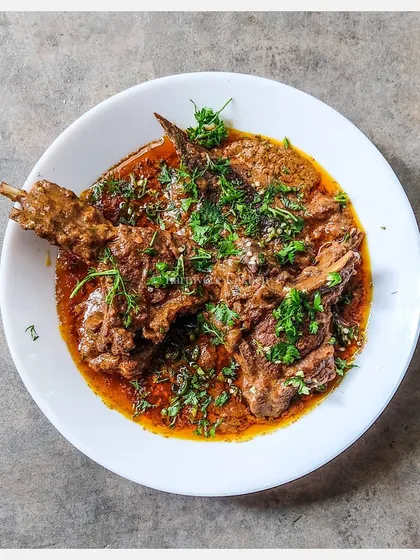My version of Mutton Ishtew, inspired by the legendary dish from Old Delhi. I use tender Bannur lamb chops and slow-cook them for hours in a rich, spiced gravy until the meat is incredibly juicy and succulent.