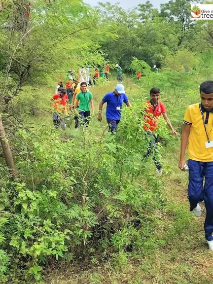 Students from Unique English School in Pune begin their nature walk. Getting out into the field is the first step to understanding the environment.