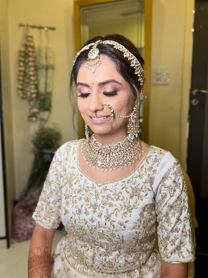 Modern Pastel & White Bridal Looks photo 25