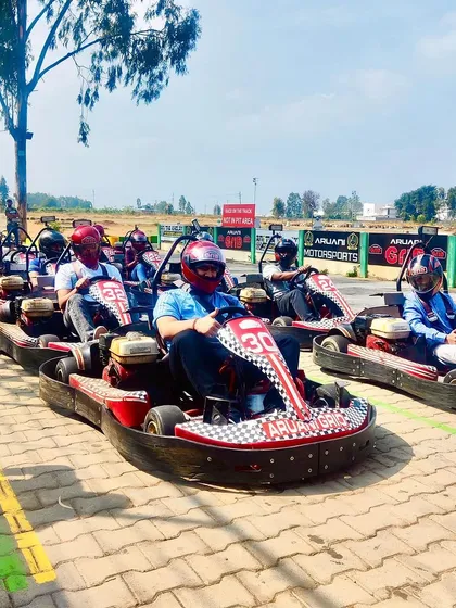 You don't have to wait for the weekend to have fun. Our track is open on weekdays for you and your friends to escape the routine and get your speed fix.
