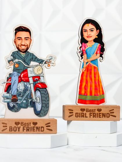 This solo caricature set is for the "Best Boyfriend" and "Best Girlfriend". It's a fun and unique gift for Valentine's Day or an anniversary.