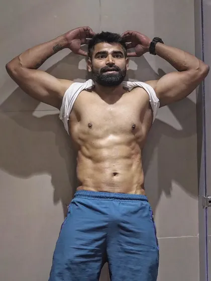 You don't need anything more than your inner voice telling you to keep going. This client's shredded physique and six-pack abs are proof of what happens when you refuse to give up.