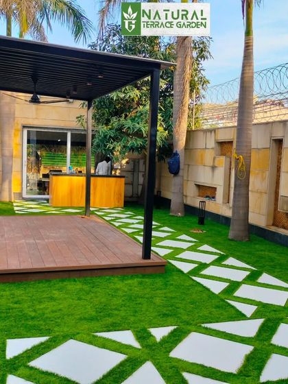 Ground-Level & Front Yard Landscaping photo 3