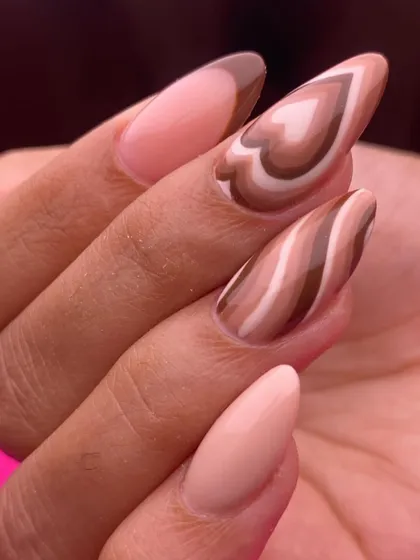 You will learn to master current trends, like this popular latte-inspired look. I cover techniques for creating layered heart designs, clean swirls, and achieving the perfect almond shape for a modern and chic finish.