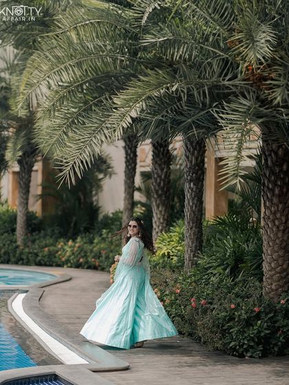 The Vibe: Details, Friends & Family photo 17