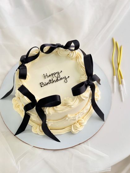 Modern Minimalist Cakes photo 4