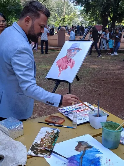 A close-up of my setup during a portrait demonstration at the Kalakari 4 festival in Satara.
