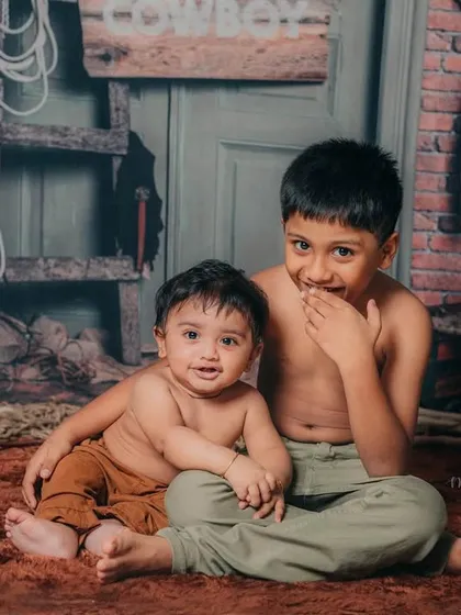 The perfect duo. These two brothers had so much fun during their cowboy-themed session.