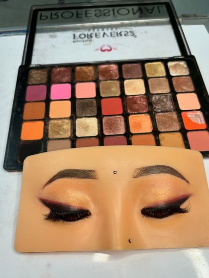 Advanced Eye Makeup Techniques photo 8