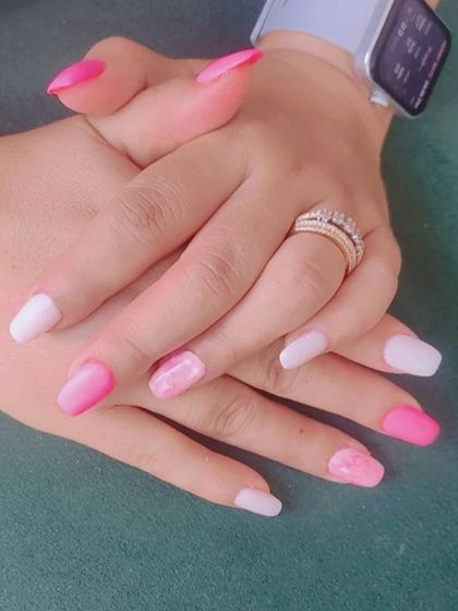 Another angle of the pink and white combination set, showing the contrast between the matte colors and the marbled texture.