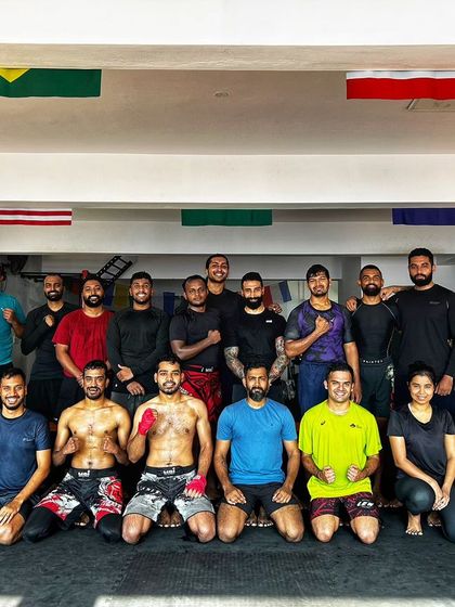 An intense striking MMA session to start the day. Our team is always pushing each other to get better, blending kickboxing and grappling skills.