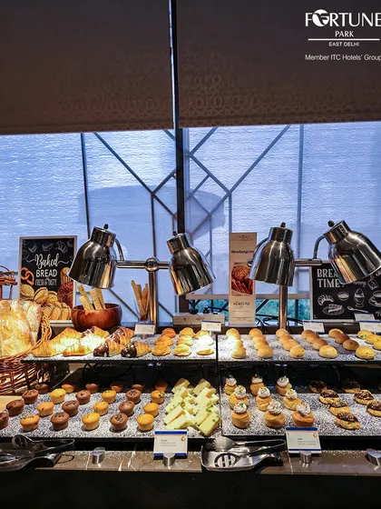 Mornings with us begin with an abundance of choice. Our breakfast buffet features a dedicated station for freshly baked breads, pastries, and cakes, ensuring a sweet and satisfying start to your day.