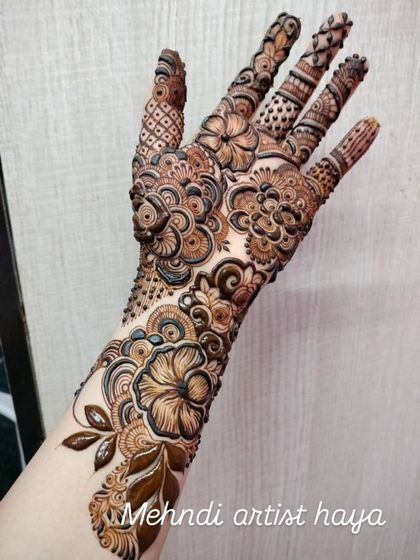 Intricate Bridal Hands photo 66