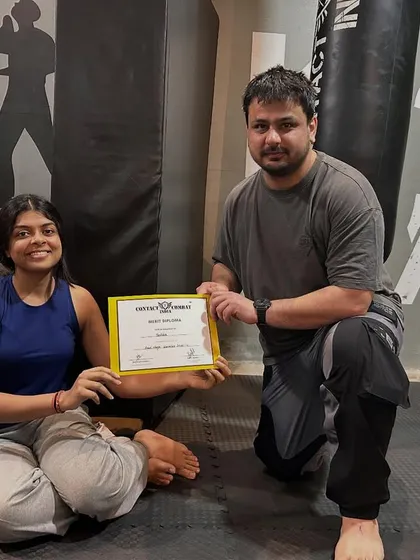 Congratulations to this student for passing her level test. She has shown great progress and a strong understanding of self-defense principles.