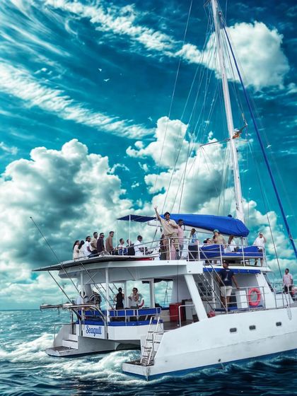 Another shot from the corporate offsite in Sri Lanka. Hosting on a yacht in the middle of the ocean shows my ability to adapt to any environment and deliver a unique event, no matter the location.