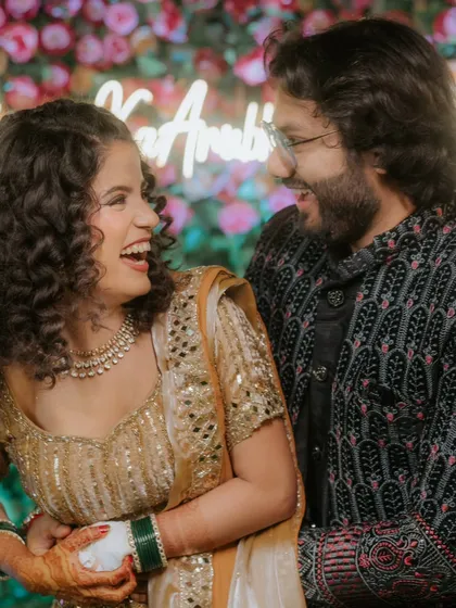 The most beautiful moments are the unscripted ones. The sound of pure, uninhibited laughter between Shivani and Anubhav is what makes a wedding story truly come alive. I live for capturing this kind of joy.
