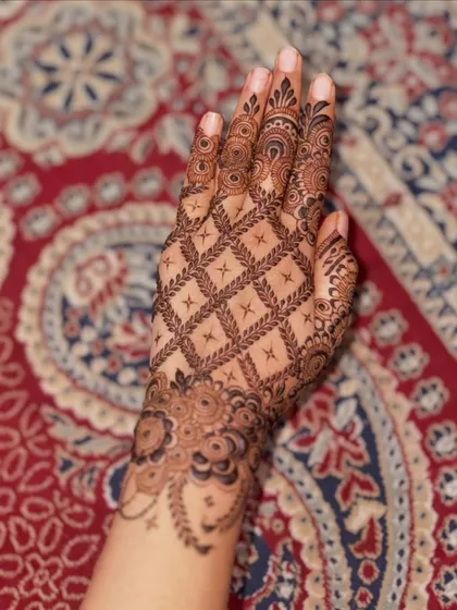 A final shot of this intricate net design.