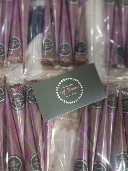 Another view of my henna cone packs. I sell them in sets, so you always have enough for your creative sessions.