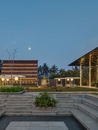 Restaurant & Bar with Garden Ambiance