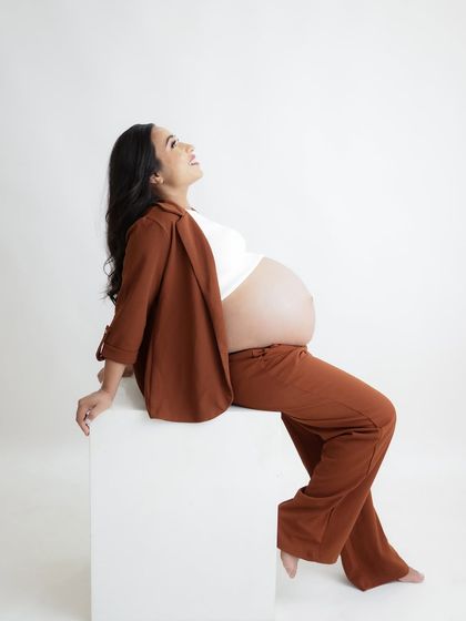 Solo Radiance: Portraits of the Mother-to-Be photo 128