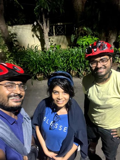 And just like that, we became a community. This was our first ride with more than just the two of us, marking the beginning of something special.