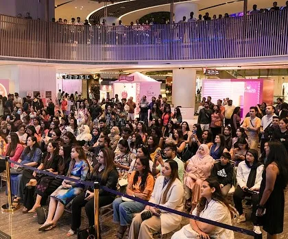 Another view of the incredible turnout at the Bengaluru Masterclass. It's a testament to the growing passion for makeup artistry in India.