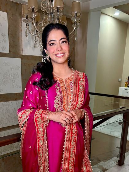 Another no-filter shot of Tanisha's Roka look. The makeup is fresh and enhances her features beautifully.