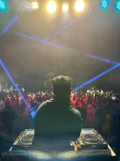 The view from my console at Tarang 2023. Seeing a sea of people dancing under the lights at Terna Medical College is a feeling I can't describe.