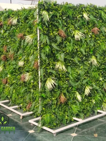 This is a movable vertical garden partition wall I created for a terrace. It's a flexible solution for dividing a space or adding a green backdrop wherever you need it.