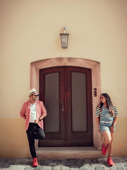A stylish pre-wedding shot in Erlangen, Germany, showcasing our ability to capture love stories in international locations with a distinct European feel.