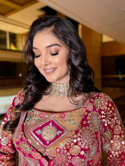 A close-up of the soft bronzed eye makeup. It’s a warm, flattering look for an evening event.