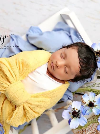 A top-down view of the yellow and blue setup.