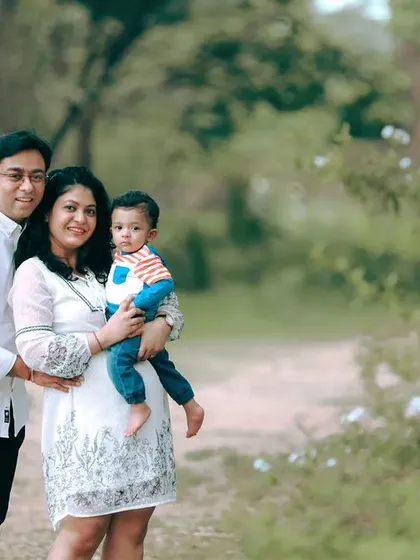 A classic family pose during an outdoor session. Even in a more traditional portrait, I make sure everyone feels comfortable so their genuine personalities can shine through.