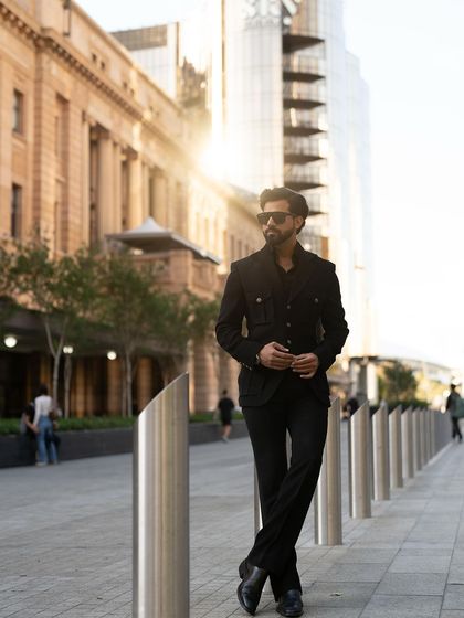 The Viaggio Blazer is designed for the man on the move, offering a sharp silhouette against a city backdrop.